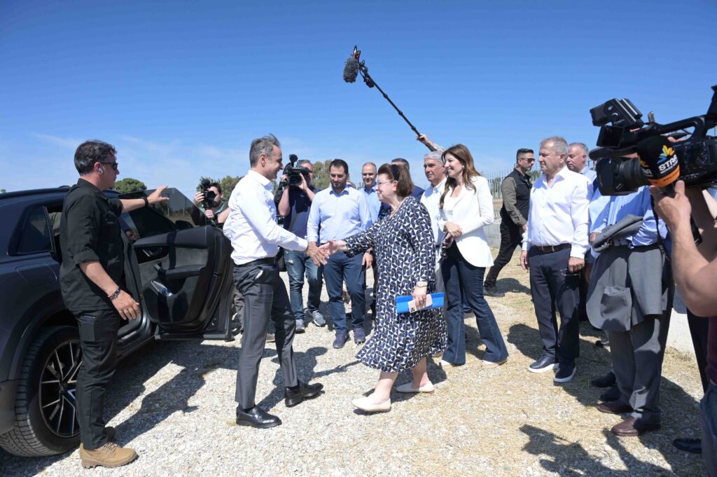 Μητσοτακης - Μενδώνη Αρχαίο Θέατρο Ερέτριας